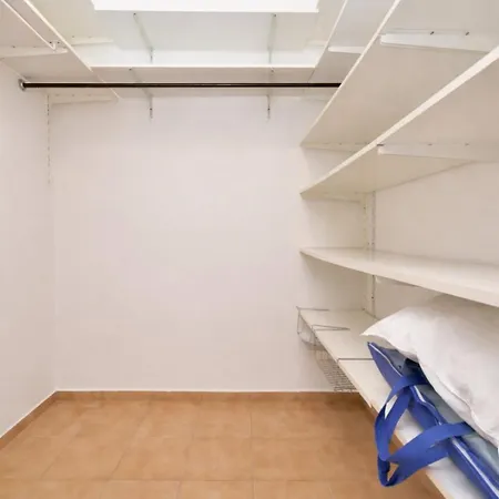 Modern 3-room Near The Swimming Pool, 10 Minutes To The Center * 브라티슬라바