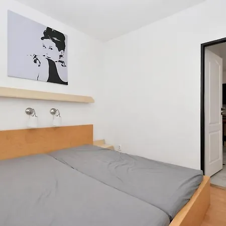 Modern 3-room Near The Swimming Pool, 10 Minutes To The Center *