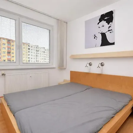 Modern 3-room Near The Swimming Pool, 10 Minutes To The Center 브라티슬라바