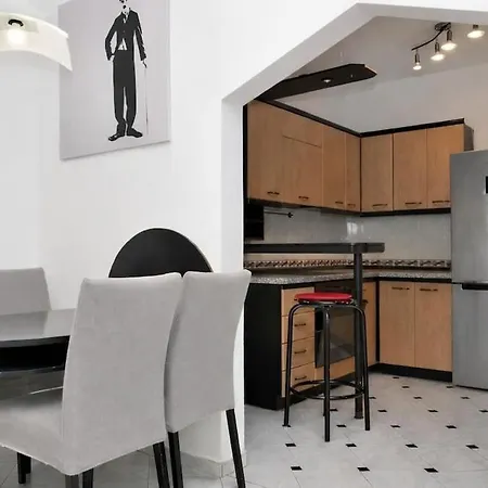 아파트 Modern 3-room Near The Swimming Pool, 10 Minutes To The Center *