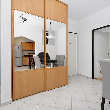 Modern 3-room Near The Swimming Pool, 10 Minutes To The Center *