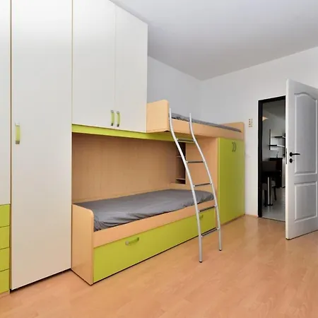 Modern 3-room Near The Swimming Pool, 10 Minutes To The Center 아파트 브라티슬라바